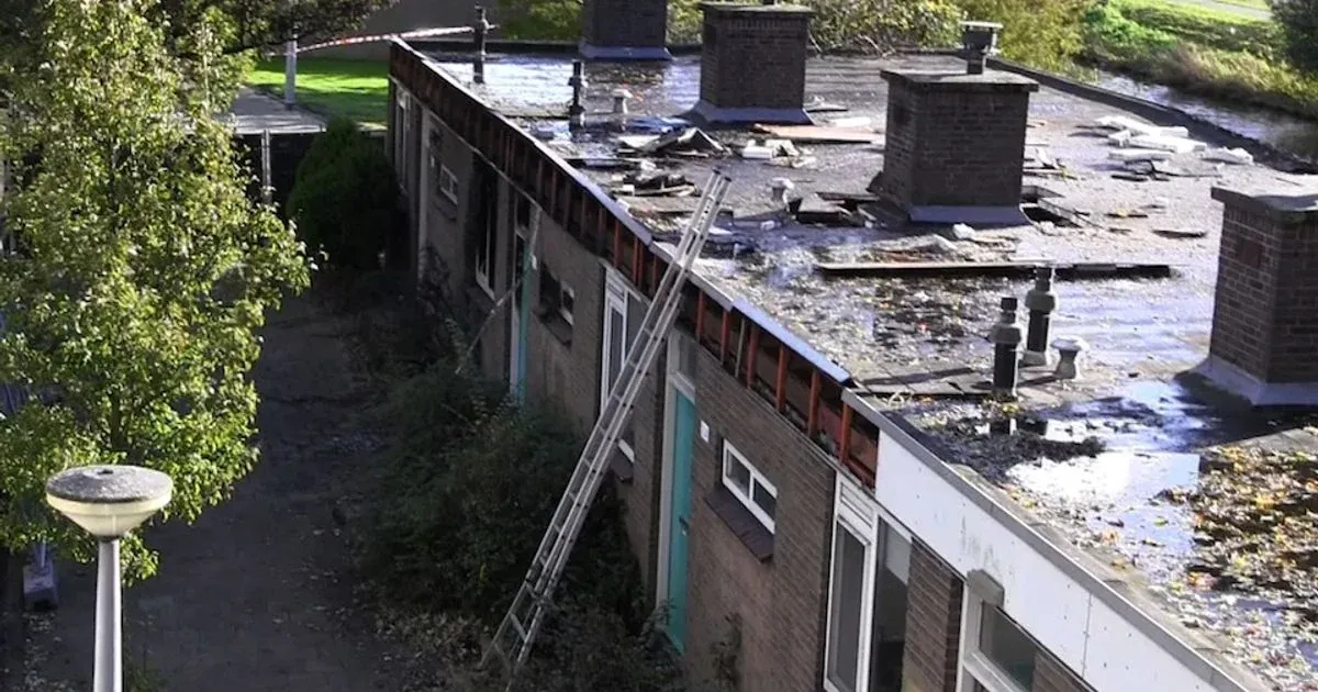 De uitgebrande woning aan de Elisabeth Boddaertstraat